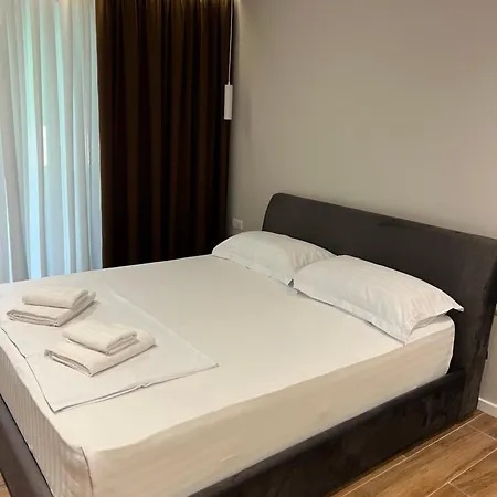 Cozy Near Center Apartman Tirana