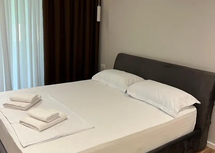 Cozy Near Center Apartman Tirana